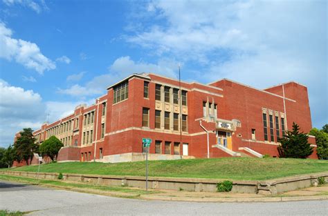 Okc public schools. The 2024 Best School Districts ranking is based on rigorous analysis of key statistics and millions of reviews from students and parents using data from the U.S. Department of Education. Ranking factors include state test scores, college readiness, graduation rates, teacher quality, public school district ratings, and more. 