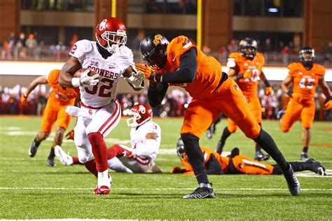 Iowa State squares off with Oklahoma State in College Football ac