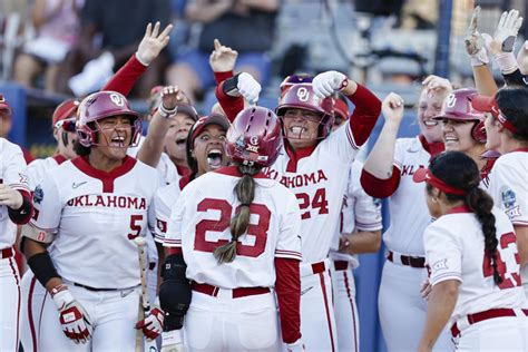 Oklahoma womens softball. This past weekend they faced a really good Texas Tech Red Raiders team that was just outside the top 25. In three games, the Sooners outscored them 40-3. Now, … 