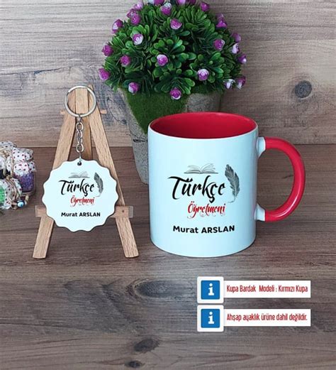 Okul Öncesi Öğretmeni Kupa Bardak Kırmızı ve Ahşap Anahtarlık Hediye .
