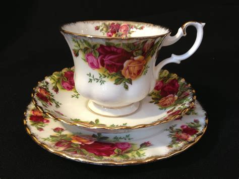 Old Country Roses - Tea Cups, Teapot, Plates - Royal …