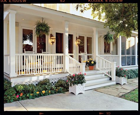 Old Fashioned Southern Home With Front Porch