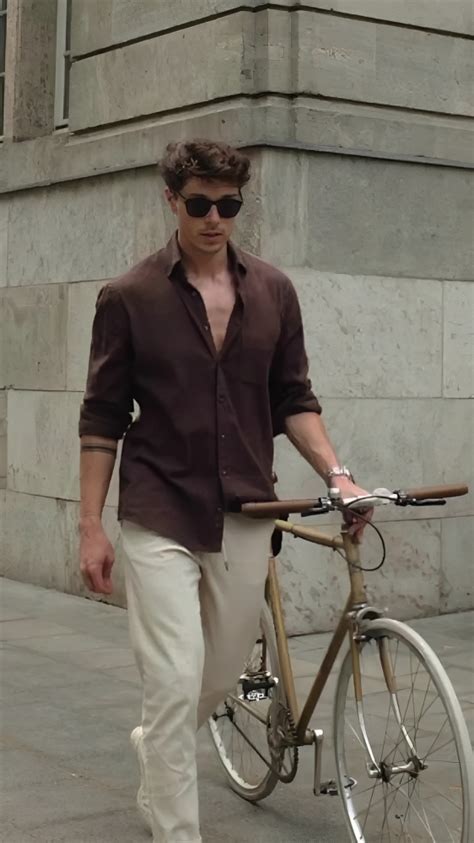 Old money aesthetic mens. Mar 10, 2023 · To achieve the Old Money Aesthetic, we evaluated 7 key pieces that every man should have in his wardrobe. These pieces are versatile, timeless, and will instantly elevate your style game. We will focus on those 7 key pieces for Old Money Aesthetics and show you our recommendation: 1. Jacquemus La Maille Treze old money style polo shirt. 