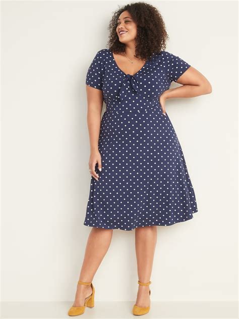 Old navy plus size clothing. The retailer recently came under fire after a Change.org petition noted Old Navy charged $12-$15 more for plus-sized women’s jeans, but failed to do the same for bigger men sizes. A look online ... 