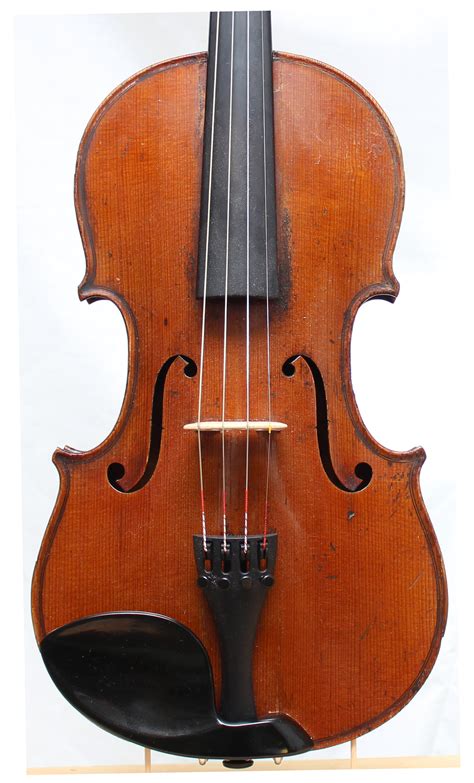 Authentic Stradivarius violins have “Antonius Stradivarius Cremonen