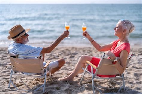 Older Retiring Americans Decide to Age in Place in Their Own Communit 