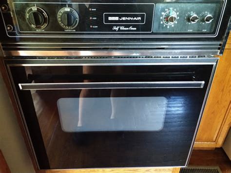 Oven Jenn-Air W132 Use And Care Manual. Self-cleaning electronic wall oven (15 pages) Oven Jenn-Air W132B Use & Care Manual. Gourmet edition 30-inch electric wall oven with self-cleaning oven (24 pages) Oven JENN-AIR W10419852A Use & Care Manual. Steam and convection built-in oven (48 pages) . 