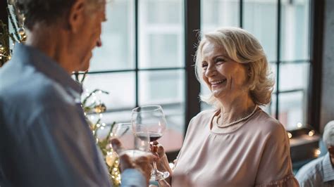 Older women dating service. As women age, their fashion choices might change. However, that doesn’t mean you can’t dress with style and confidence. Whether you’re in your 50s, 60s or beyond, there are plenty ... 