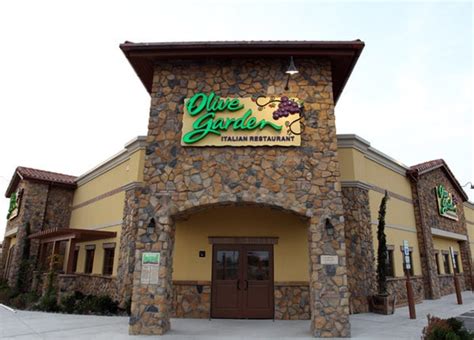 Olive garden bakersfield. 1 reviews1 Followers. 1. DINING. Feb 21, 2017. My husband & I visited your Bakersfield California location on Valentine’s Day. When we came in they said it’d be an hour wait, totally fine. They gave us the flashing disk & we went to have a drink at the bar. We were informed that we were welcome to sit at a table in the bar if one came ... 