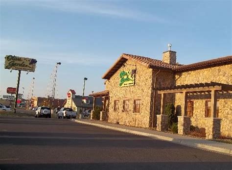 Olive garden bismarck. Olive Garden, Bismarck. 1,195 likes · 16,885 were here. From never ending servings of our freshly baked breadsticks and iconic garden salad, to our homemade soups and sauces, there’s something for... 