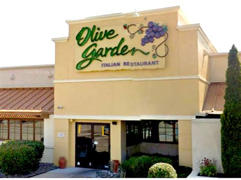 Olive garden menomonee falls. Olive Garden. Yesterday may have been National Cheese Day, but we celebrate it every day. From never ending servings of our freshly baked breadsticks and iconic garden … 