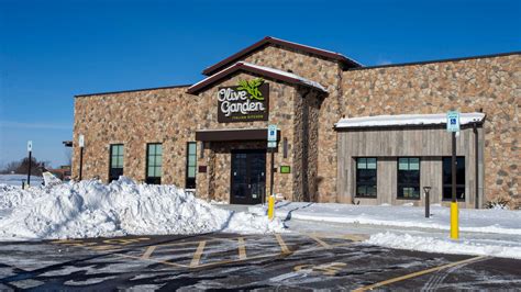 TOWN OF SHEBOYGAN — A grand opening will end the wait for the highly anticipated Olive Garden. A ribbon-cutting ceremony will be held at the Italian restaurant, 4314 Olive Garden Way, at 11 a.m .... 