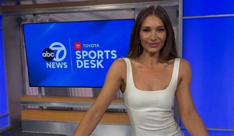 Marsh works for ABC7/WJLA-TV in Washington, DC serving as a Weekday evening anchor. She anchors the 10 p.m. news on WJLA 24/7 and the 4 p.m., 6 p.m., and 11 p.m. newscasts for ABC7. Michelle joined the network in January 2016. Michelle came to ABC7 from WRAL-TV in Raleigh, NC where she consumed four years as a morning and noon anchor.. 