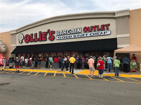 Come join Ollie's 40 year history of retail success and earn a 20% discount on all your Ollie's purchases. A publicly traded company since 2015, we're 440+ stores strong in 29 states, and intensely focused on increasing our footprint.