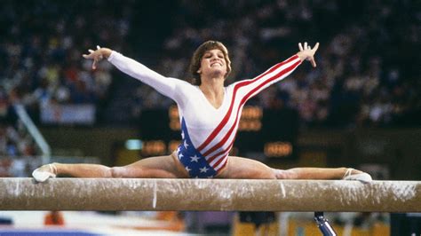 Olympic legend Mary Lou Retton 'fighting for her life' in ICU: daughter