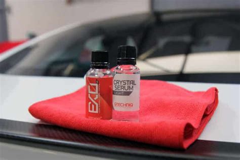 Some detailers will offer an interior-only or exterior-only deep clean in addition to a full vehicle deep clean. Here's what's typically included in a "deep clean detail". Exterior: Wheel faces, barrels, tyres and arches cleaned. Two-stage pre-wash (using citrus and snow foam) Safe hand-wash.. 