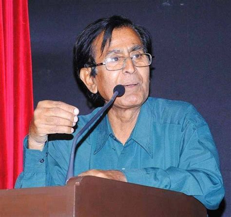 Om prakash valmiki... joothan pdf