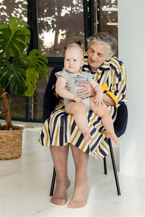 Omas In Strumpfhosen