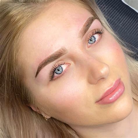 Ombre powder brows. 16 likes, 4 comments - featheredbrowstudio on March 7, 2024: "Ombré powder brows once healed these will look just like a filled in brow. Want to save time in the ... 