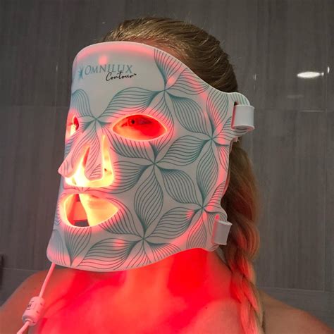 Omnilux led mask reviews. It has been tested and conforms to international eye safety standards IEC/EN 62471. Do I need eye protection with the Omnilux Contour Face mask? 