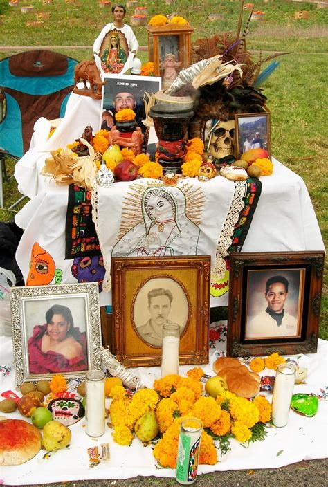 On Día de los Muertos, sacred altars help reunite the living and the dead