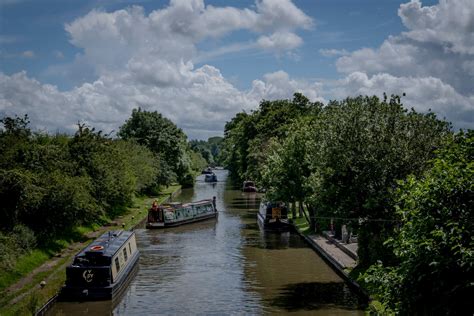 On England’s Canals, Boaters Embrace the Peace and Pace of a …