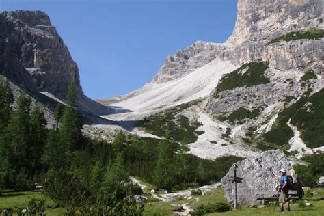 On Foot Holidays - Dolomites On Foot Holidays AITO