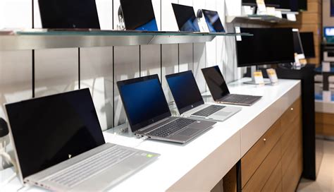 On Growth Form And Computers