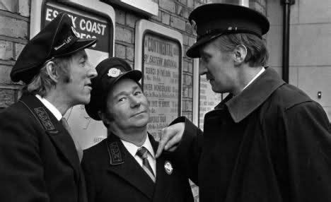 On The Buses - Classic 70s British TV (Complete with Movies) [DJ]