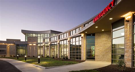 With more than 450 associates at seven locations, Community HealthCare System is a first-class, nonprofit healthcare system with a longstanding tradition of providing compassionate, high-quality care to the rural communities of northeast Kansas. Learn More . 