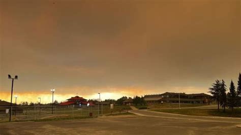 Once ‘forgotten,’ Oujé-Bougoumou Cree watch nervously as wildfire threatens community
