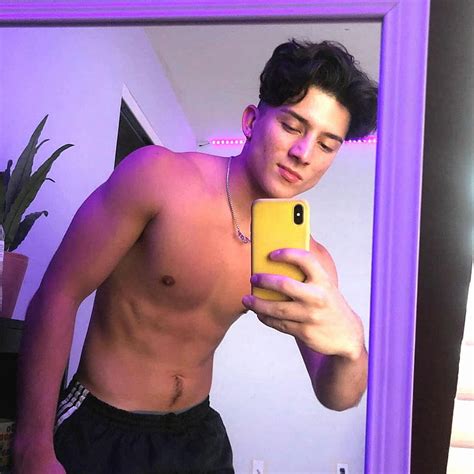 Ondreaz lopez leaked. Ondreaz Lopez, one of the Lopez brothers with a massive following on TikTok, has been exposed for allegations of sexual relations with a 14-year old. 