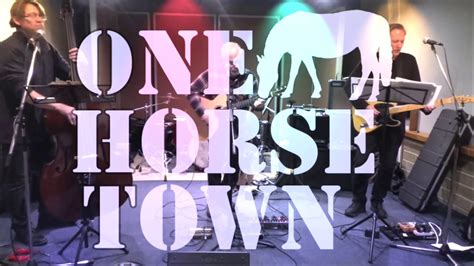 One Horse Town mp3 indir