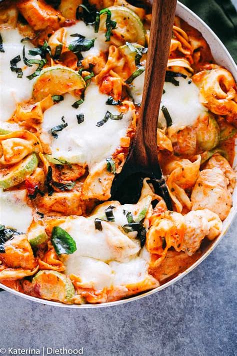 One Pot Italian Chicken Tortellini Recipe - Diethood