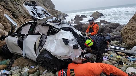 One man dead after car drives off Northern California cliff