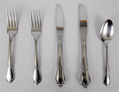 Vintage Oneidacraft Deluxe Stainless Chateau Flatware Spoons Forks Lot of 7 Pieces. (92) $35.00. CHATEAU Oneida Oneidacraft Vintage USA 18/8 Deluxe Six Teaspoons One Smaller Spoon - Excellent! The Real Deal! (360) $88.00. $110.00 (20% off)