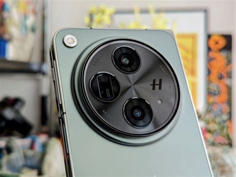 Oneplus open review. OnePlus Open Review: Cameras. The OnePlus Open packs an impressive set of cameras for a foldable device. There's a 48-megapixel primary camera (with OIS), a 64-megapixel telephoto camera with 3X optical zoom (with OIS) and a 48-megapixel ultra-wide-angle camera with a 114-degree field of view. 