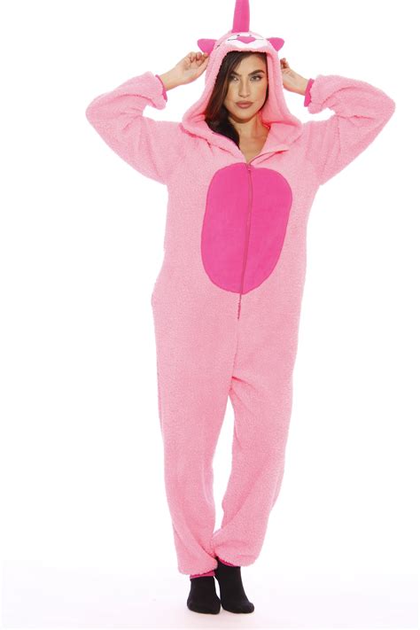 Onesie costume walmart. Although many regions within Italy have traditional clothing reflective of that area’s history and traditions, there is no official national costume of Italy. This is possibly beca... 