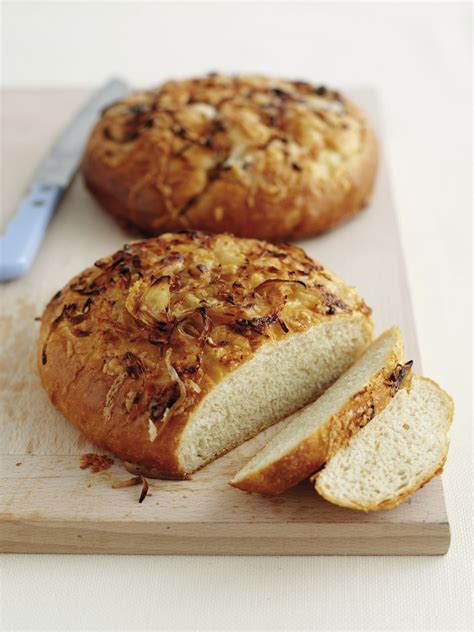 Onion Bread Recipe for the Bread Machine - The Spruce Eats