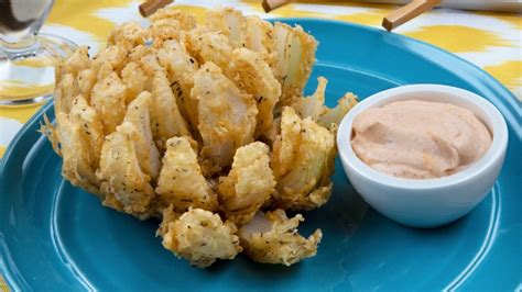 Onion blossom with spicy dip - CTV