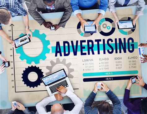 Online advertise. 1. Access to Large Target Audience. One of the advantages of online advertising in promoting businesses is that it provides easy access to a large target audience. Today, most people in the world are on social media or have easy access to social media. From teens and children who are studying online or merely surfing the … 