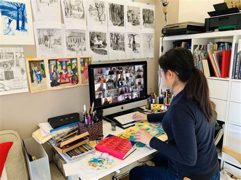 Online art schools. Complete 24 credits of art therapy classes and spend at least 700 hours in a supervised art therapy internship. Take 18 credits of studio art courses at the undergraduate or graduate level. Art ... 