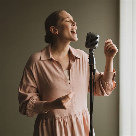 Online singing classes. Online classes are becoming increasingly popular as more and more people are turning to the internet for their educational needs. With so many options available, it can be difficul... 