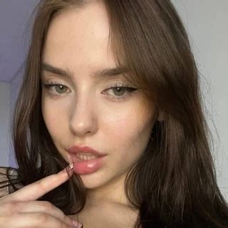 Onlyfans. com/ellennelson
