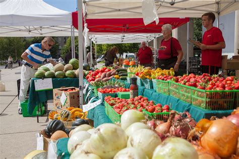 Ontario farmers say buying local food more important than ever amid various challenges