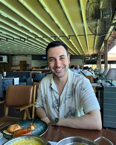 Onur SERMİK & Eda SAKIZ HERKESE GİDEN BİZE GELMESİN. 