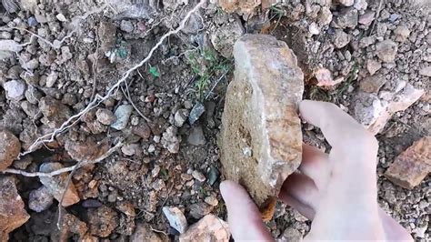 Onyx Rockhounding in Arizona - YouTube