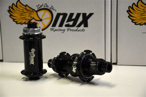 Onyx Vesper Hook Flange Hubs - Onyx Hubs Europe