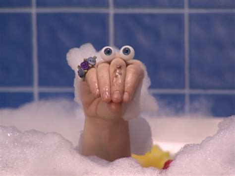 Oobi - uma bathroom dailymotion. Metacritic TV Episode Reviews, Uma Bathroom!, Grampu wants Uma to take a bath after she covers herself with mud, but she refuses to comply with his request.... 