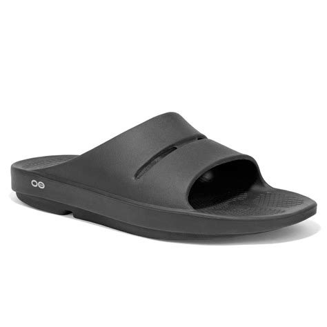 Oofos recovery slides. The BAUER | OOFOS Bartlett Sandal may run small. If you are between sizes, we recommend sizing up. Easy to slide on and off between ice time or training sessions, this sport slide features OOfoam™ technology and a patented footbed for additional support. This unique foam technology absorbs impact, so your body doesn’t 